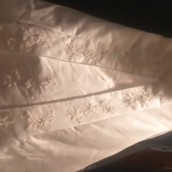 White Wedding Dress by Private Collections - Picture 3 of 4